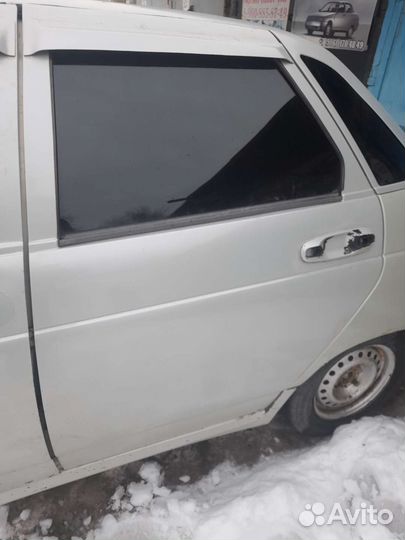 Задние двери на ваз 2110 2112 priora разных цветов