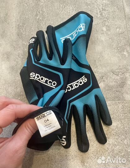 Перчатки для автоспорта
