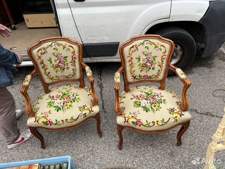 Кресло гобеленовое винтаж из Франции