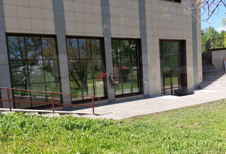 Сдам торговое помещение, 904 м²