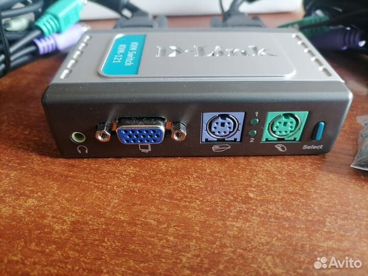 Переключатель KVM D-Link KVM-121