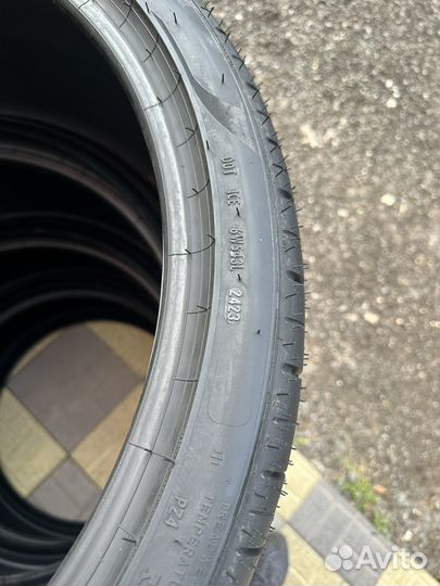 Pirelli P Zero PZ4 275/35 R23 и 315/30 R23 108Y