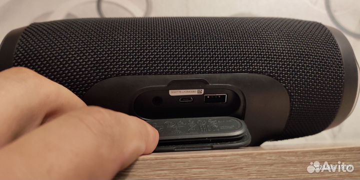 Колонка jbl charge 3