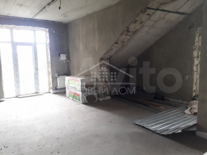 Дом 440 м² на участке 6,3 сот.