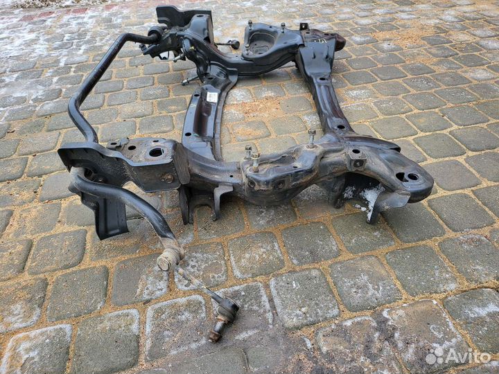 Передний подрамник балка подмоторная Genesis G80