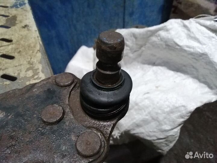 Рычаг передний нижний Opel Astra H