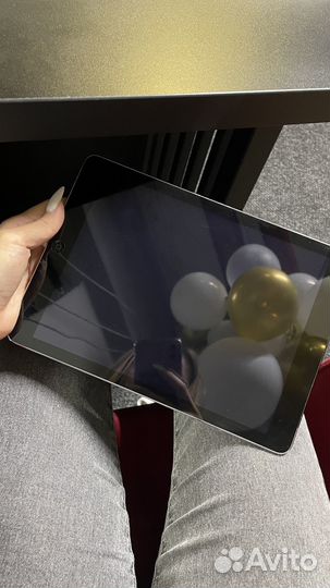 Планшет Apple iPad Air 32Gb