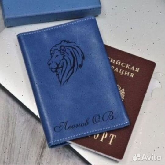 Обложка на паспорт из кожи с отсеками под карты