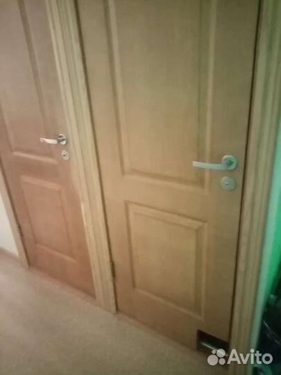 Дверь в ванную туалет