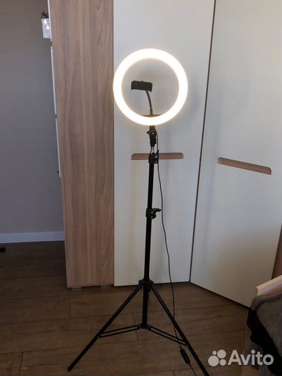 Штатив для телефона с лампой