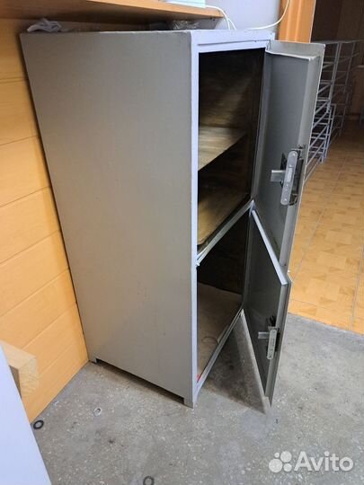 Шкаф металлический сейф