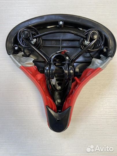 Сиденье вело широкое с дыркой