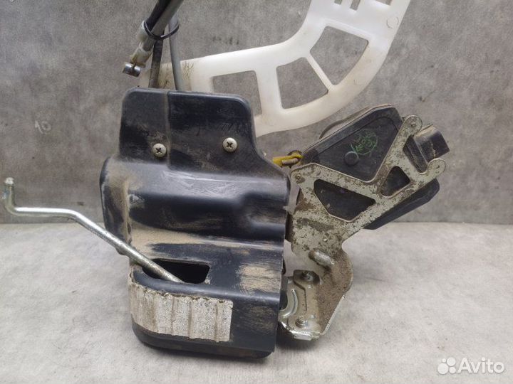 Замок двери задний правый Kia Sportage 2 2.0 G4GC