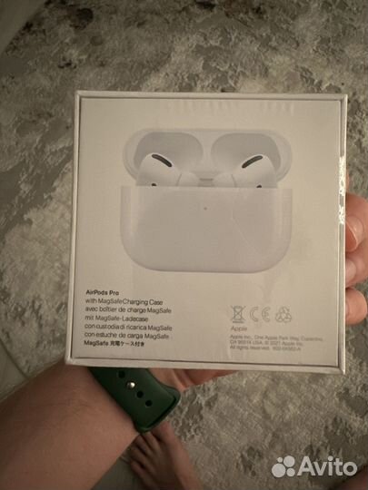 Air Pods Pro with MagSafe Charging Case