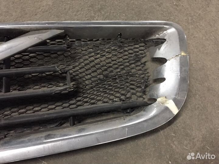 Решетка радиатора Volvo S40