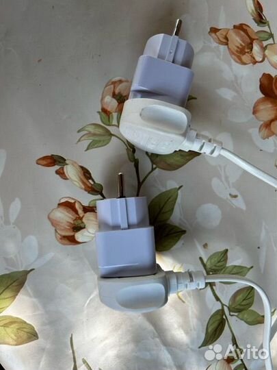 Желтые настольные лампы IKEA