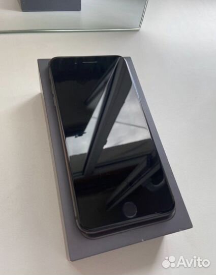 Телефон iPhone 8 plus 64гб