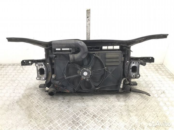 Панель передняя (телевизор) Volkswagen Golf 5 1.9