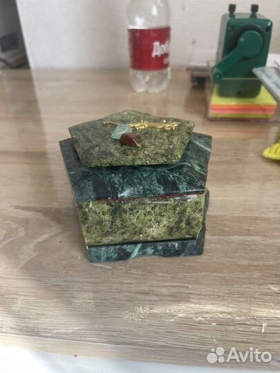 Малахитовая шкатулка