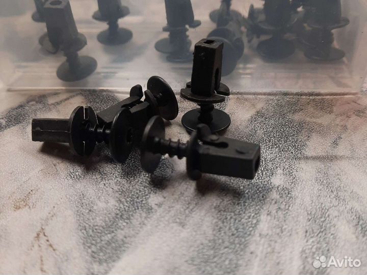 Клипсы автомобильные