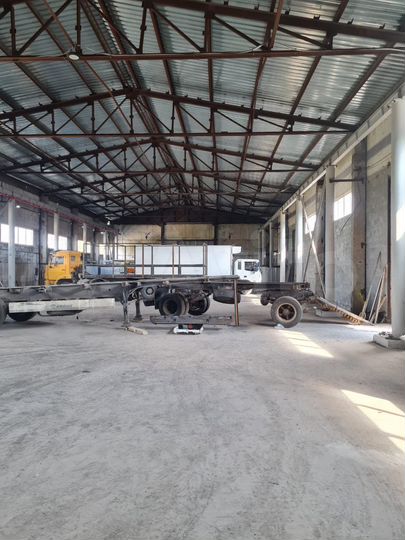 Производство, 1300 м²