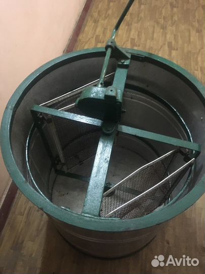 Медогонка 3 рамочная