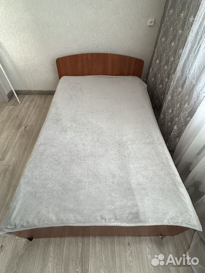 Кровать