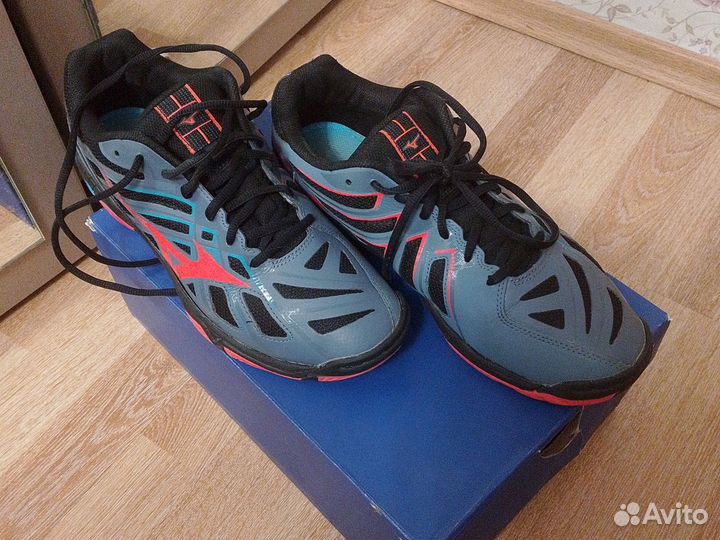 Кроссовки mizuno wave hurricane 3