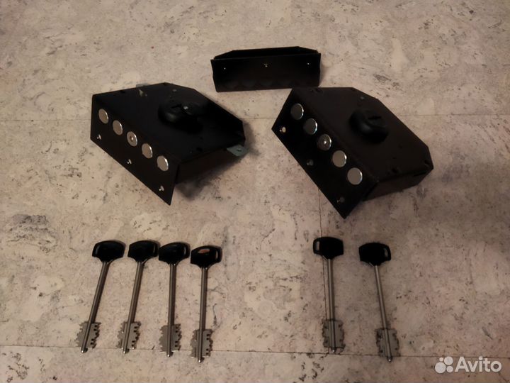 Замок накладной правый