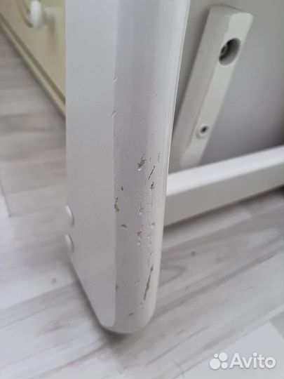 Детская кроватка с маятником