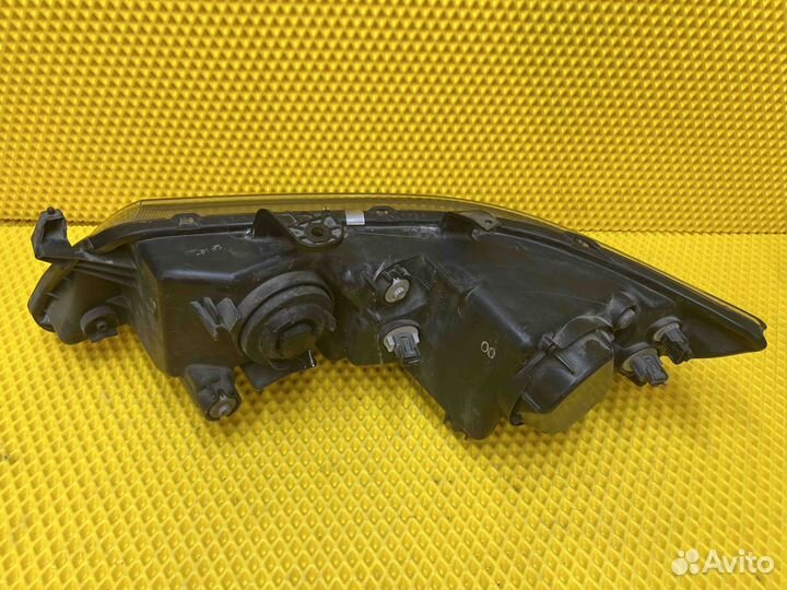 Фара правая галоген honda accord 7 до рестайл