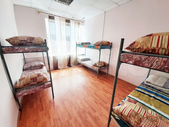 Комната 18 м² в > 9-к., 1/4 эт.