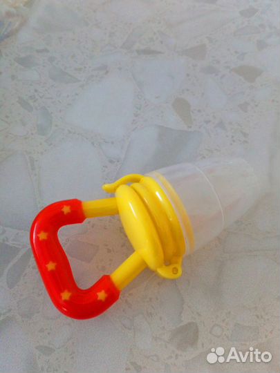 Бутылка новая и ниблер для кормления