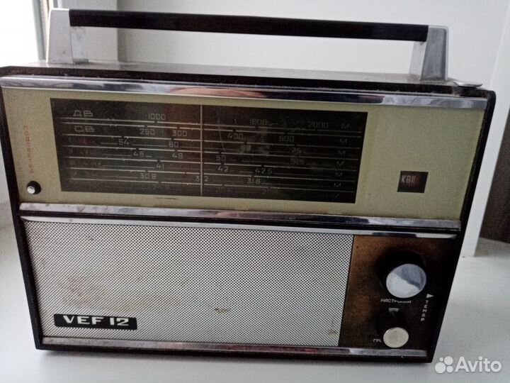 Старый приемник для интерьера