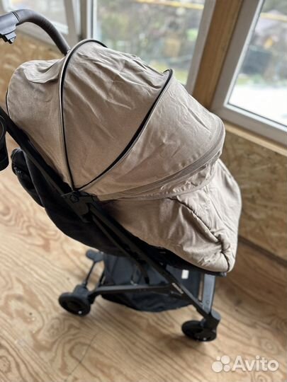 Прогулочная коляска трость