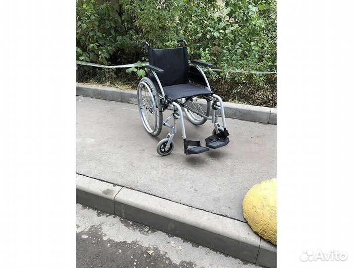 Инвалидная коляска (аренда)