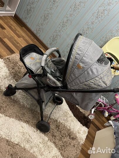 Прогулочная коляска