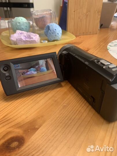 Видеокамера Sony HDR-CX330