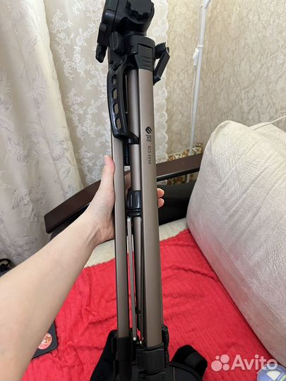 Штатив для фотоаппарата профессиональный