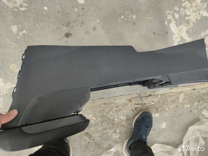 Подлокотник Лансер 10, бар. Центральная часть