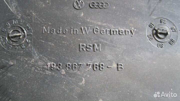 Обшивка арки заднего колеса R, L VW Golf 2