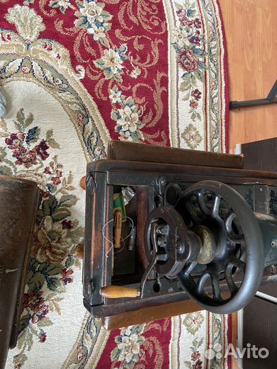 Швейная машина зингер