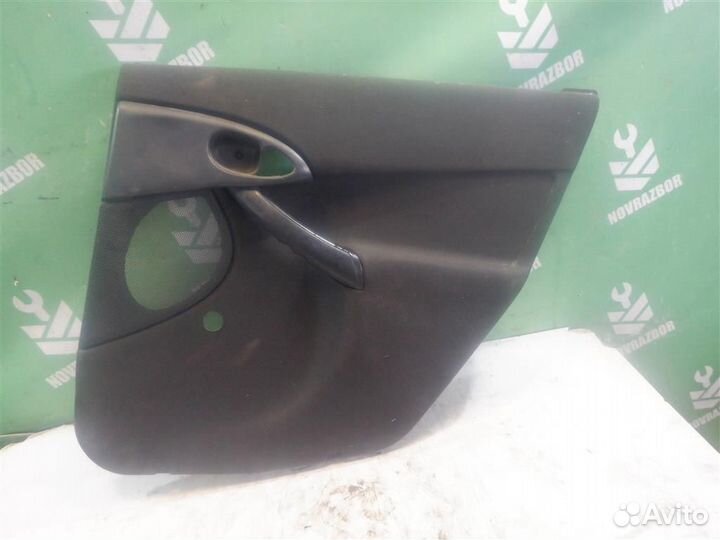 Обшивка двери задней правой Форд Фокус 1