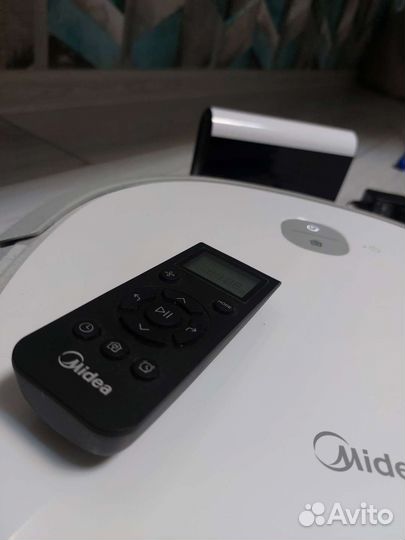 Робот пылесос midea