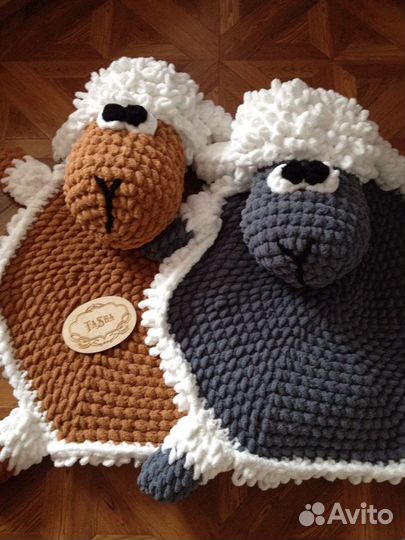 Детский вязаный коврик