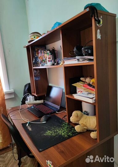 Компьютерный стол и стул