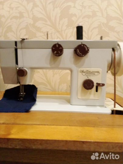 Швейная машина чайка 143