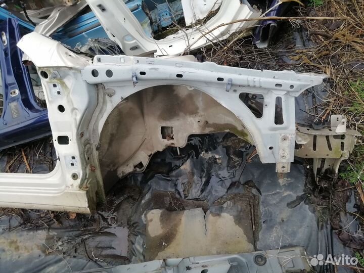 Лонжерон передний правый Рено Лагуна 1