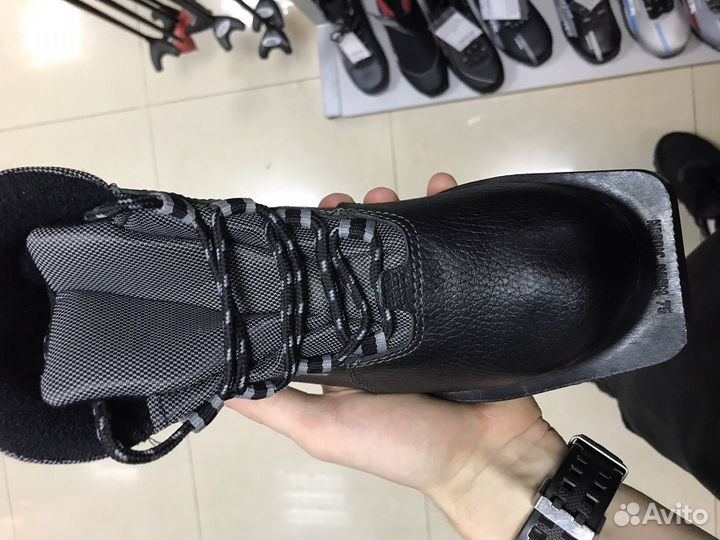 Лыжные ботинки кожа nn75