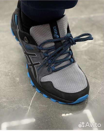 Кроссовки asics